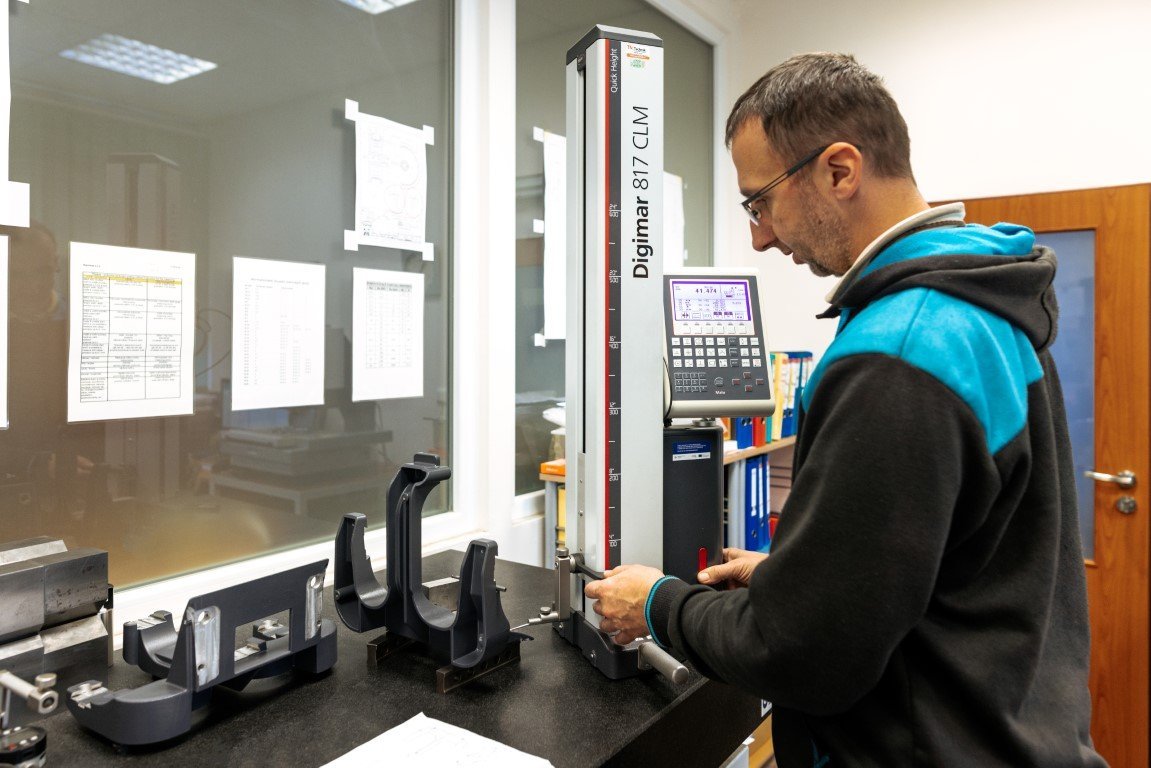 Vyroba stroju a montaze Harcross